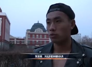 吴頔：裁判这种做法直接影响CBA的品牌价值&所有赞助商的利益CBA常规赛，广厦客场挑战广东。